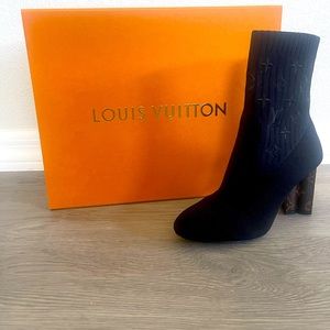 Louis Vuitton boots never worn